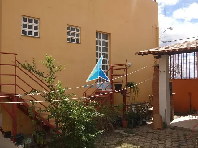 Casa com 201m² 4 quartos e 2 banheiros, à venda, no bairro Jardim Alvorada em Governador Valadares