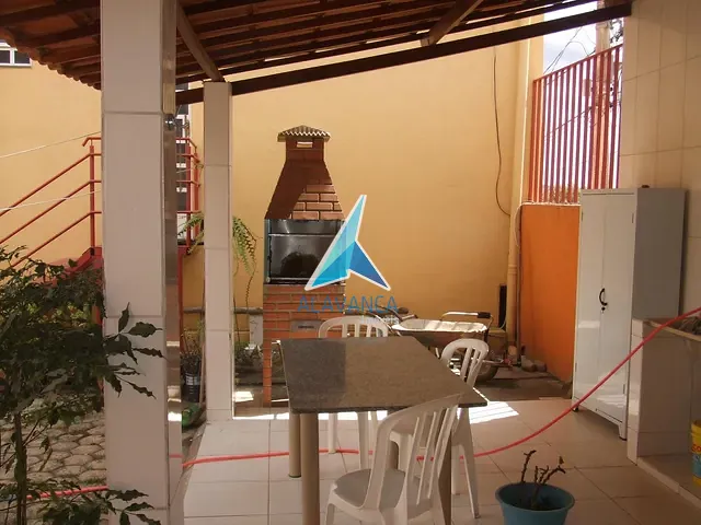 Casa com 201m² 4 quartos e 2 banheiros, à venda, no bairro Jardim Alvorada em Governador Valadares