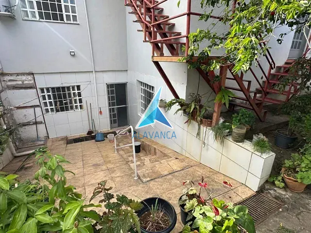 Casa com 201m² 4 quartos e 2 banheiros, à venda, no bairro Jardim Alvorada em Governador Valadares