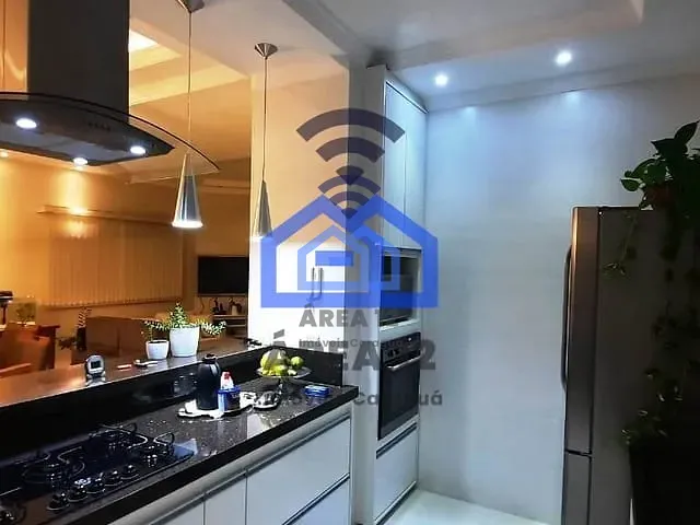 Sobrado com 360m² 4 quartos e 1 banheiro, à venda, no bairro Jardim Britânia em Caraguatatuba