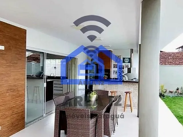 Sobrado com 360m² 4 quartos e 1 banheiro, à venda, no bairro Jardim Britânia em Caraguatatuba