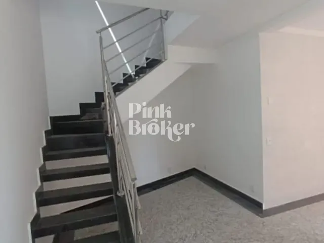 Casa 3 quartos e 3 banheiros, à venda, no bairro Cabral em Contagem