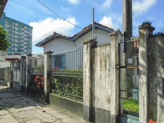 Casa 7 quartos e 4 banheiros, à venda, no bairro Marco em Belém