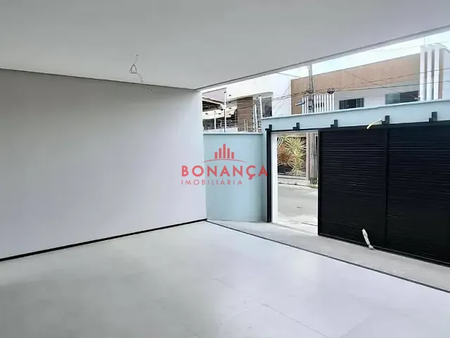Casa com 250m² 3 quartos e 4 banheiros, à venda, no bairro Calhau em São Luís