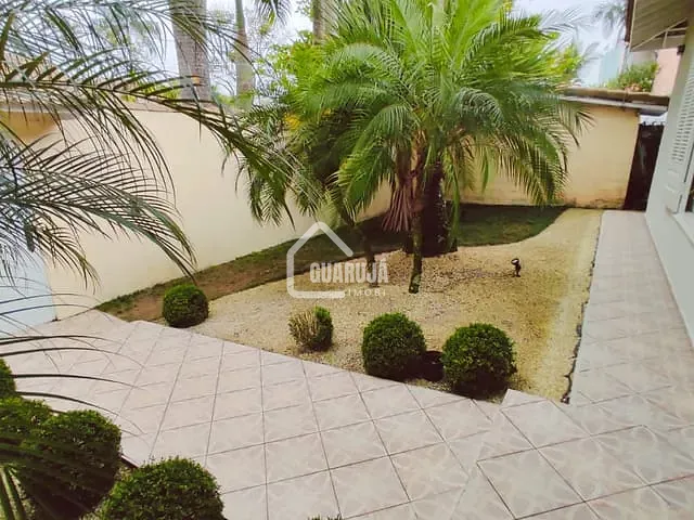 Casa com 1000m² 5 quartos e 3 banheiros, à venda, no bairro Enseada em Guarujá