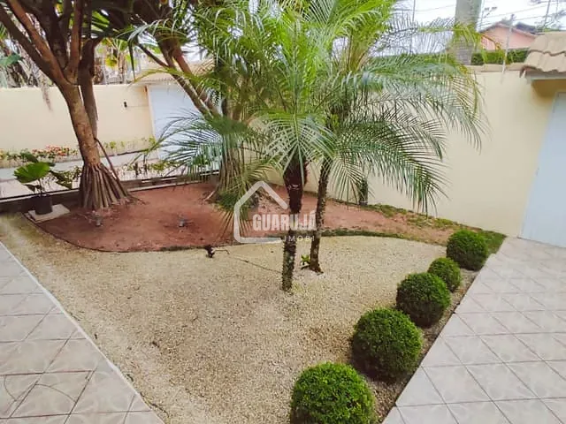 Casa com 1000m² 5 quartos e 3 banheiros, à venda, no bairro Enseada em Guarujá