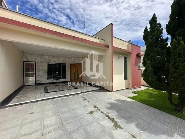 Casa 3 quartos e 2 banheiros, à venda, no bairro Cajuru do Sul em Sorocaba