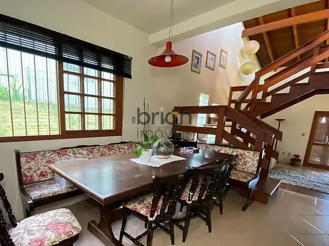 Casa com 300m² 3 quartos e 1 banheiro, à venda, no bairro Hamburgo Velho em Novo Hamburgo