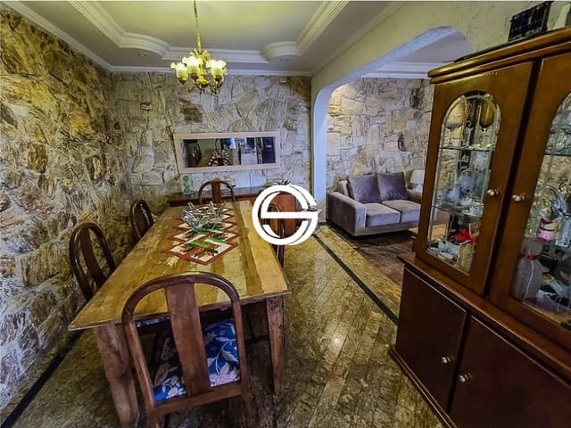 Casa 5 quartos e 4 banheiros, à venda, no bairro Burgo Paulista em São Paulo
