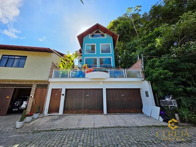 Casa com 440m² 3 quartos e 5 banheiros, à venda, no bairro Cônego em Nova Friburgo