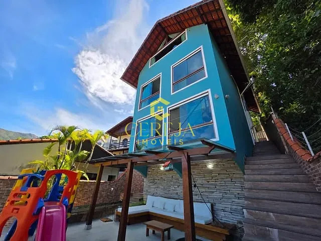 Casa com 440m² 3 quartos e 5 banheiros, à venda, no bairro Cônego em Nova Friburgo