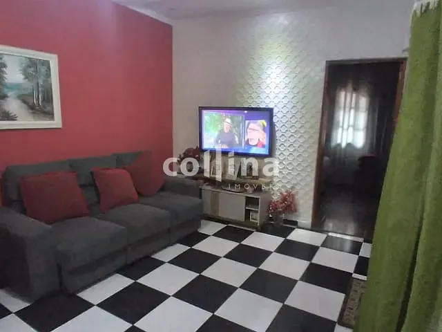 Casa com 250m² 2 quartos e 1 banheiro, à venda, no bairro Parque Jandaia em Carapicuíba