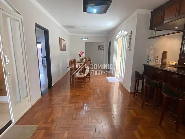 Casa com 420m² 3 quartos e 4 banheiros, à venda, no bairro Parque das Américas em Uberaba