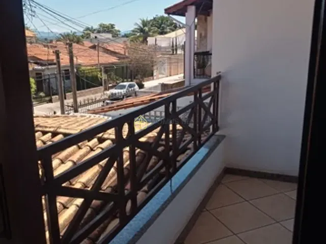 Casa com 190m² 3 quartos e 2 banheiros, à venda, no bairro Jardim Amália em Volta Redonda