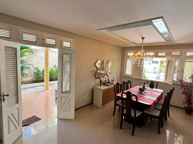 Casa 3 quartos e 2 banheiros, à venda, no bairro Calhau em São Luís