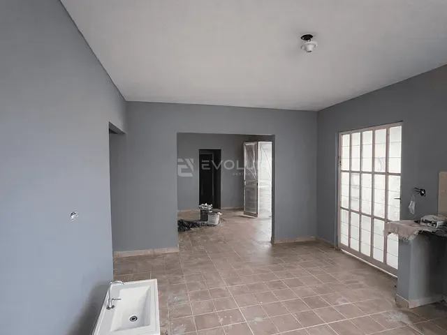 Casa 3 quartos e 2 banheiros, à venda, no bairro Jardim Tropical em Aparecida de Goiânia
