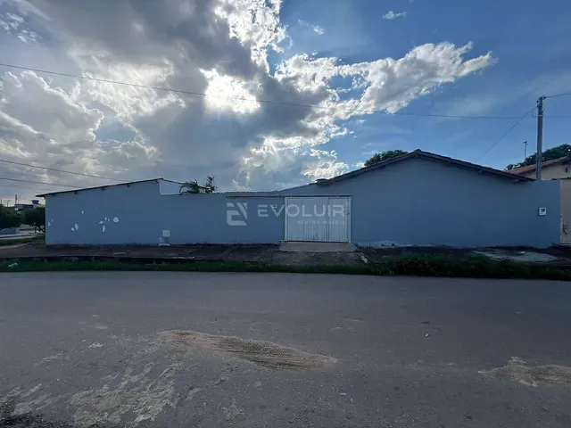 Casa 3 quartos e 2 banheiros, à venda, no bairro Jardim Tropical em Aparecida de Goiânia