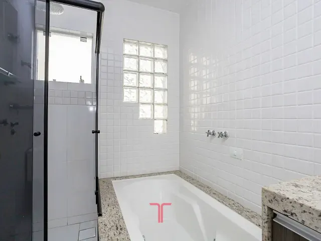 Sobrado com 134m² 3 quartos e 3 banheiros, à venda, no bairro Uberaba em Curitiba