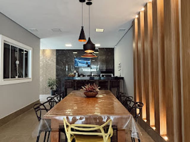 Casa com 200m² 4 quartos e 3 banheiros, à venda, no bairro Colina de Laranjeiras em Serra