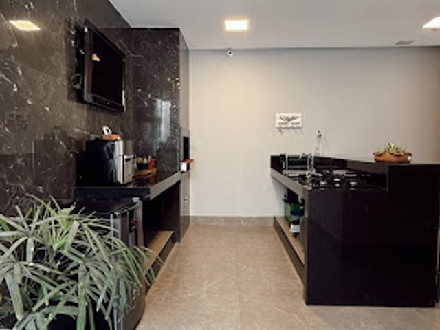 Casa com 200m² 4 quartos e 3 banheiros, à venda, no bairro Colina de Laranjeiras em Serra