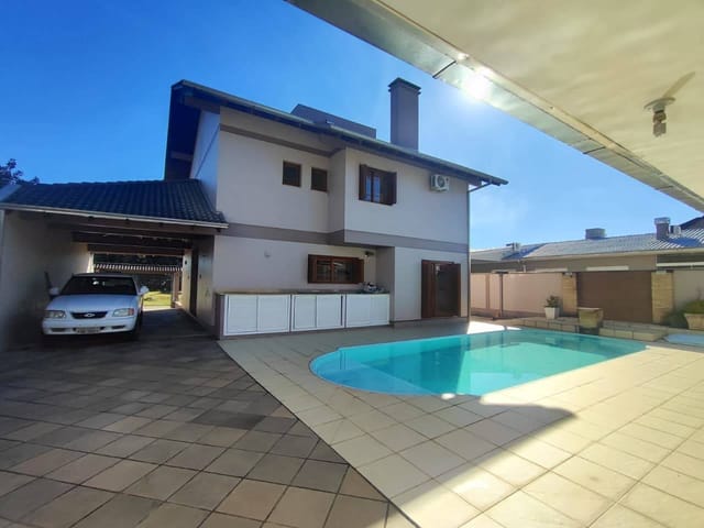 Casa com 505m² 3 quartos e 5 banheiros, à venda, no bairro Centro em Nova Prata