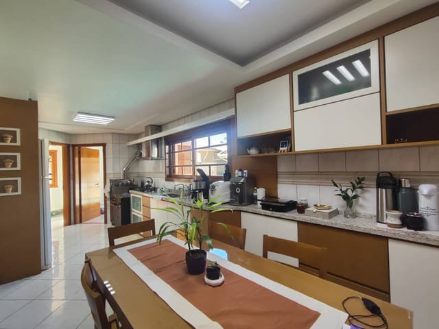Casa com 505m² 3 quartos e 5 banheiros, à venda, no bairro Centro em Nova Prata