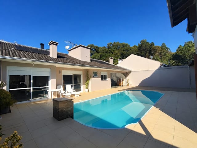 Casa com 505m² 3 quartos e 5 banheiros, à venda, no bairro Centro em Nova Prata