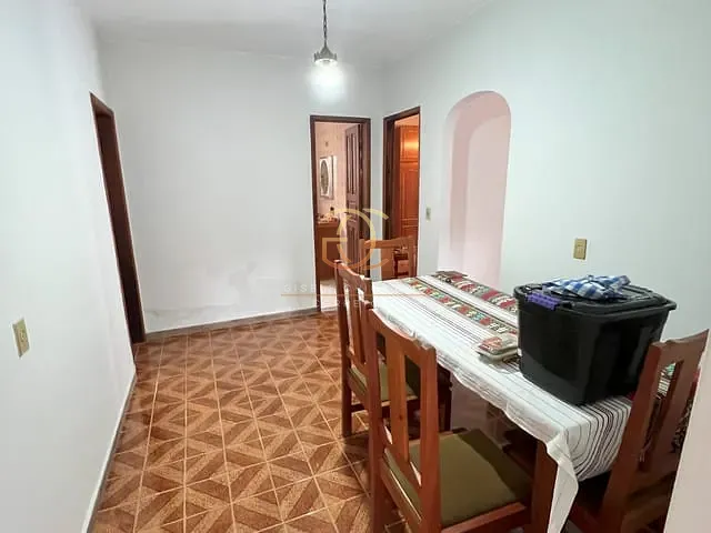 Casa com 360m² 4 quartos e 2 banheiros, à venda ou para alugar, no bairro Jardim Valença em Valença