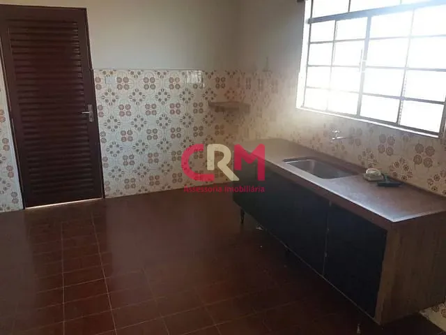Casa com 229m² 2 quartos e 1 banheiro, à venda, no bairro Centro em Taquaritinga