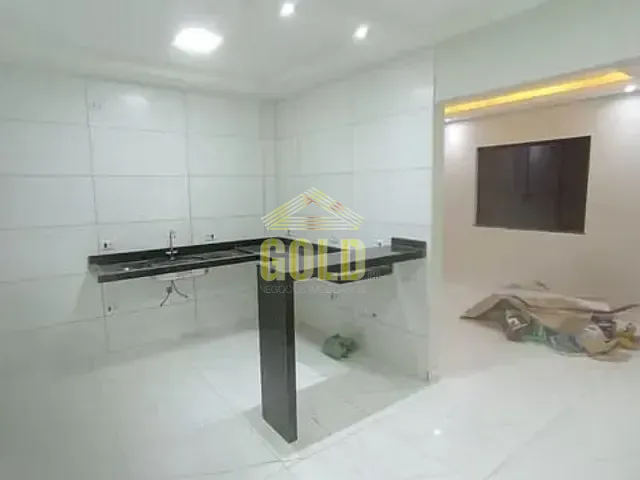 Casa com 125m² 2 quartos e 2 banheiros, à venda, no bairro Tarobá em Londrina