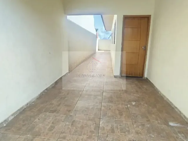 Casa 3 quartos e 1 banheiro, para alugar, no bairro Jardim Catuaí II em Rolândia