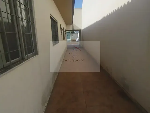 Casa 3 quartos e 1 banheiro, para alugar, no bairro Jardim Catuaí II em Rolândia
