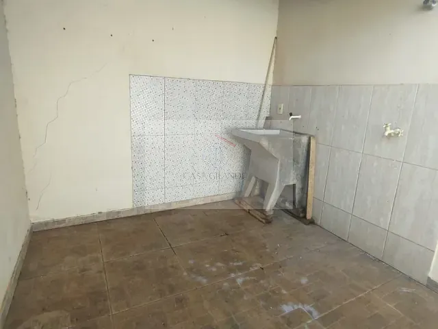 Casa 3 quartos e 1 banheiro, para alugar, no bairro Jardim Catuaí II em Rolândia