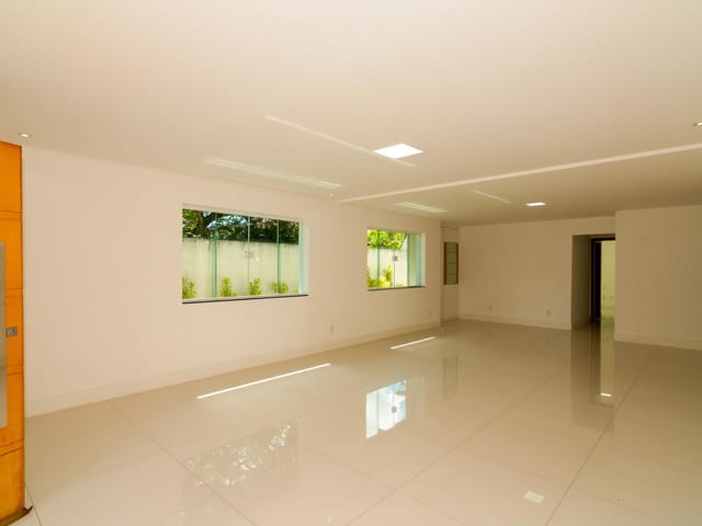 Casa com 390m² 3 quartos e 5 banheiros, à venda, no bairro Mata da Praia em Vitória