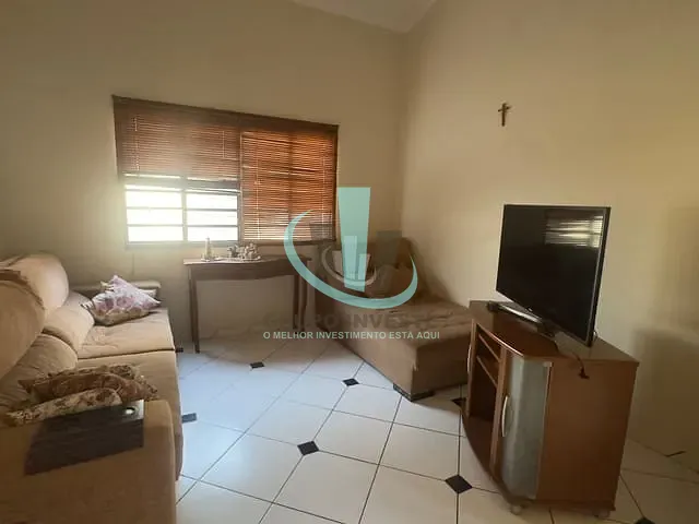 Casa com 270m² 3 quartos e 2 banheiros, à venda, no bairro RESIDENCIAL CAMBUY em ARARAQUARA