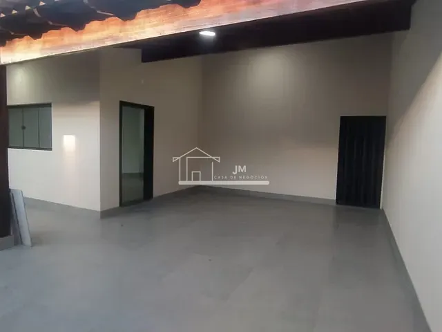 Casa com 250m² 3 quartos e 3 banheiros, à venda, no bairro Cidade Jardim em Uberlândia