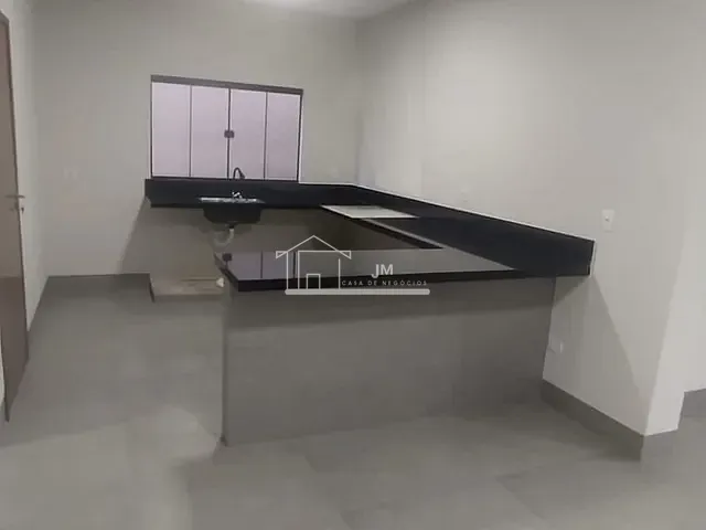 Casa com 250m² 3 quartos e 3 banheiros, à venda, no bairro Cidade Jardim em Uberlândia