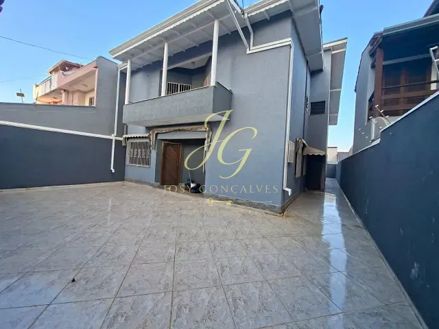 Casa 4 quartos e 4 banheiros, à venda ou para alugar, no bairro Vila Oliveira em Mogi das Cruzes