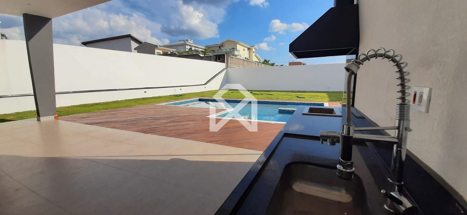Casa à venda com 3 quartos, 270m² - Foto 3