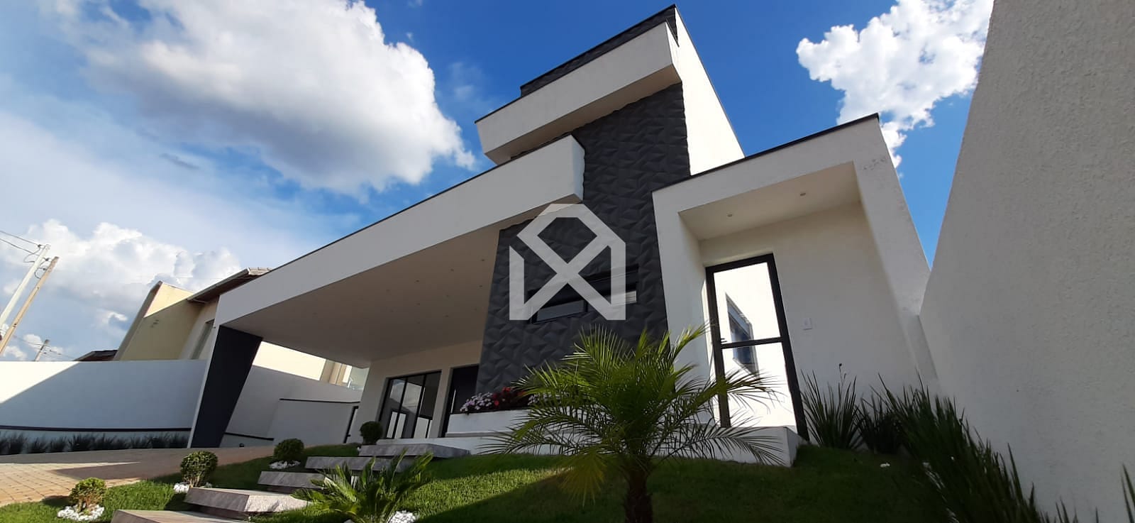Casa à venda com 3 quartos, 270m² - Foto 2