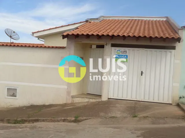 Casa 2 quartos e 2 banheiros, à venda, no bairro BNH em Guaranésia