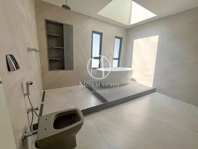 Casa com 844m² 5 quartos e 6 banheiros, à venda, no bairro Barra da Tijuca em Rio de Janeiro