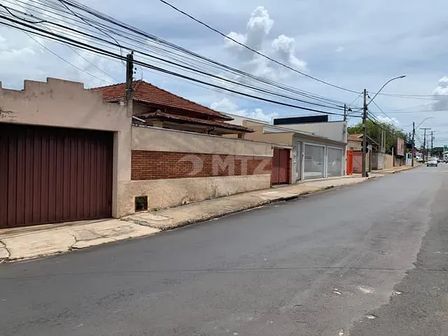 Casa com 511m² 6 quartos e 2 banheiros, à venda, no bairro Vila dos Lavradores em Botucatu