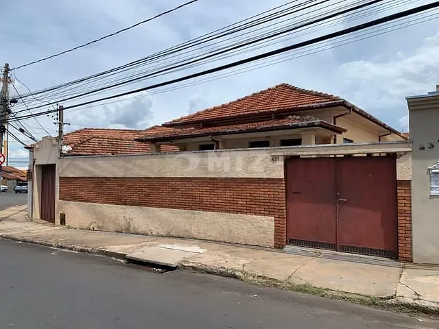 Casa com 511m² 6 quartos e 2 banheiros, à venda, no bairro Vila dos Lavradores em Botucatu