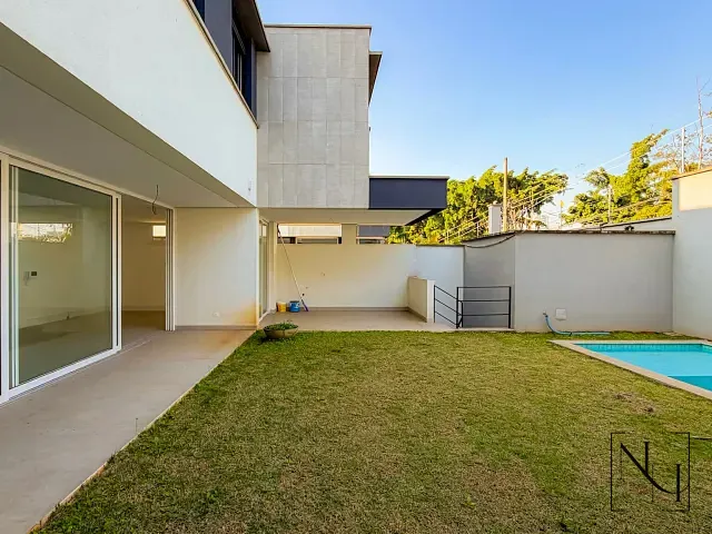 Casa com 427m² 4 quartos e 6 banheiros, à venda, no bairro Campo Belo em São Paulo