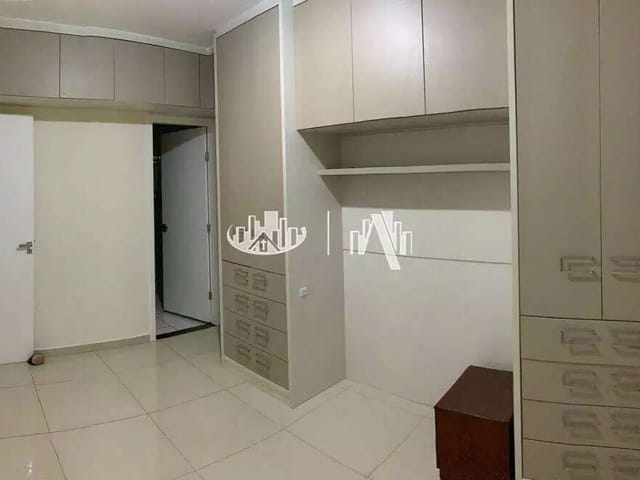 Casa com 200m² 3 quartos e 2 banheiros, à venda, no bairro Centro em Londrina