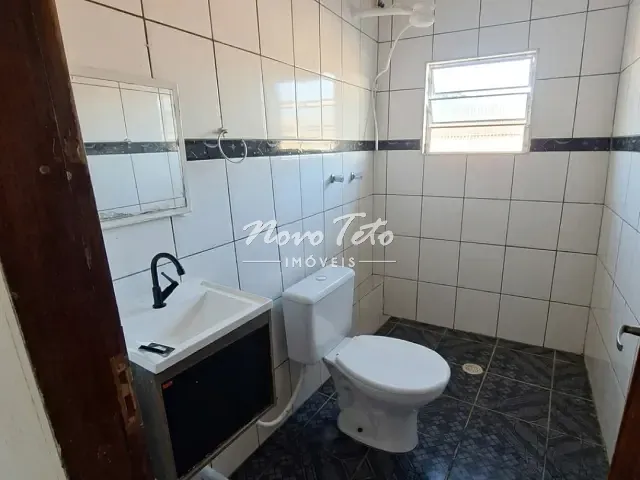 Casa 2 quartos e 1 banheiro, para alugar, no bairro Jardim Pararangaba em São José dos Campos