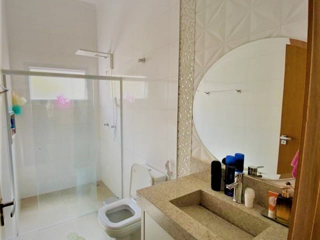 Casa com 396m² 3 quartos e 3 banheiros, à venda, no bairro Parque Villa Lobos em Olímpia