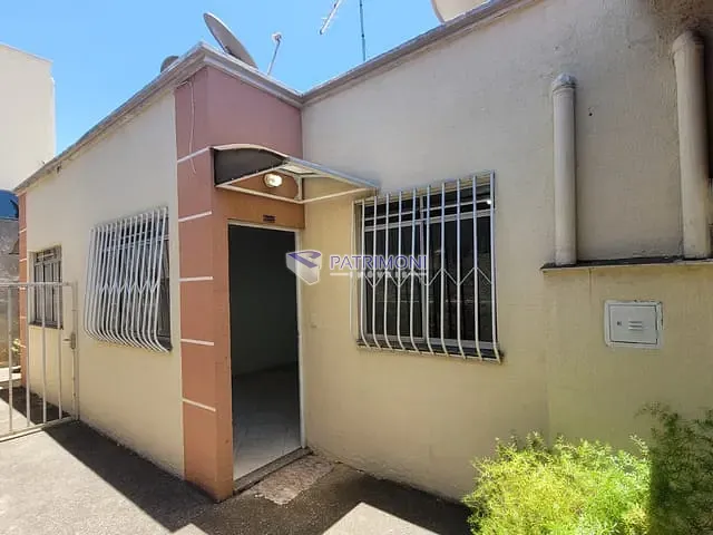 Casa com 60m² 2 quartos e 1 banheiro, para alugar, no bairro Canaã em Juatuba