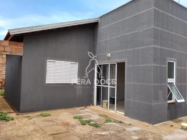 Casa 2 quartos e 1 banheiro, à venda, no bairro Loteamento Residencial Isabel do Nascimento em Uberaba